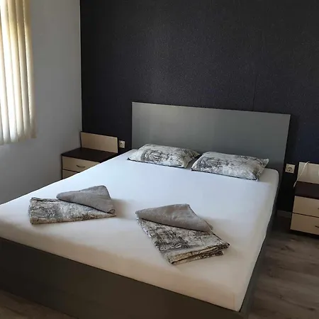 4th Floor Apartment *